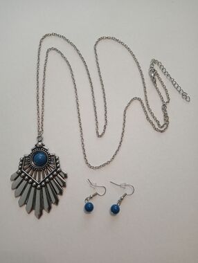 #1163.  Blue Cabochon, Silver Toned Pendant Necklace & Matching Earring Set